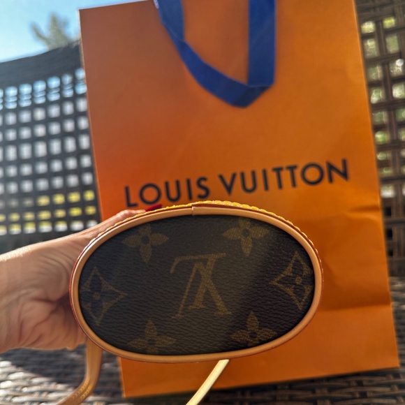 Louis Vuitton Fold Me Pouch - Original LV print - Picture 5 of 12